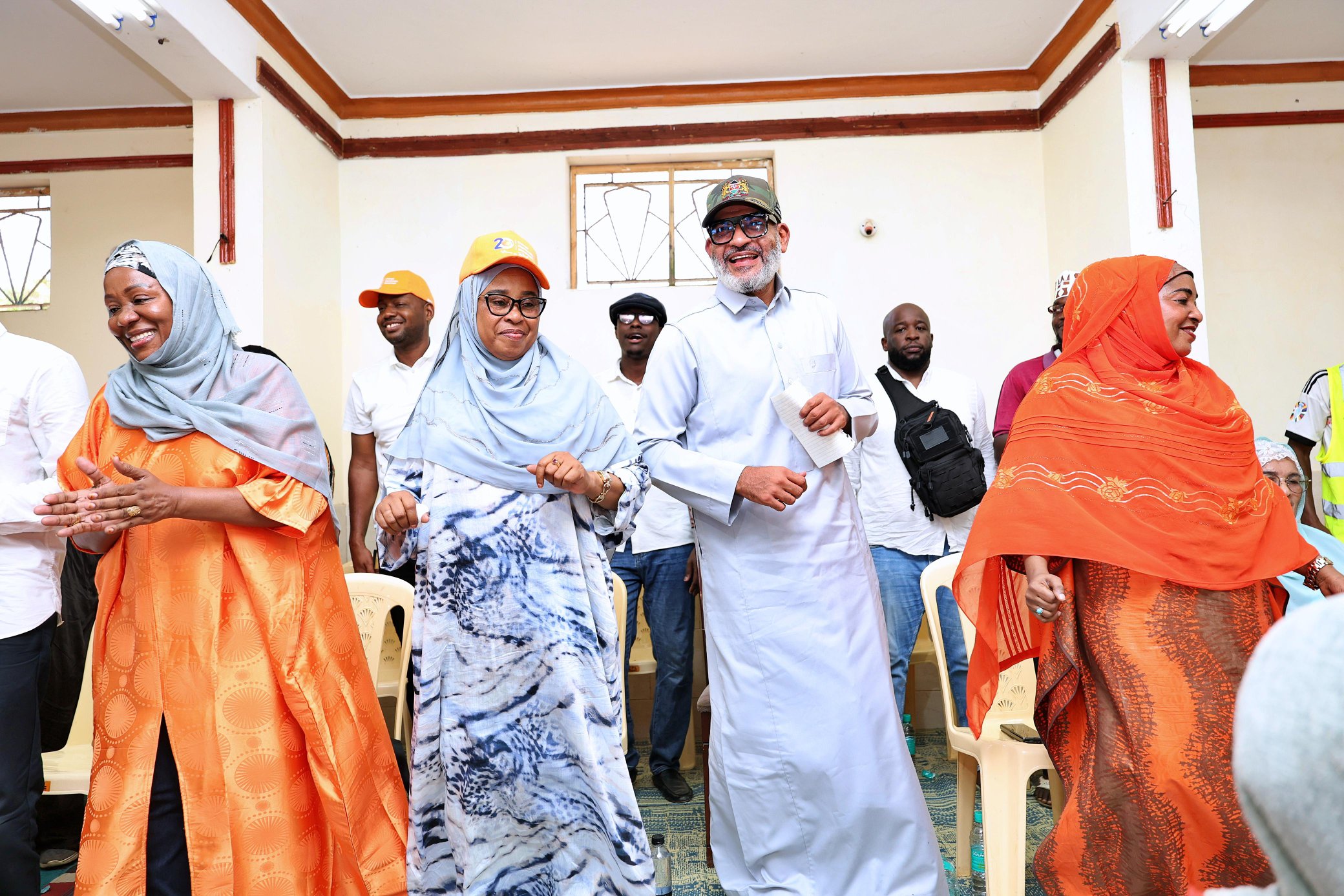 Mombasa Governor Abdulswamad Nassir has made strong comments about trouble inside his party. He spoke about a serious ODM party internal conflict during a recent public event. The governor is a loyal supporter of party leader Raila Odinga. He used very tough words to describe some party members he disagrees with. His statement has sparked a big discussion in Kenyan politics.
Governor Nassir gave a direct Abdulswamad Nassir warning to certain individuals within the Orange Democratic Movement. He compared them to "ticks" that want to suck blood from within the party. A tick is a small insect that survives by taking blood from animals. This means he sees these members as harmful and only serving their own interests. He warned that they are damaging the party's unity and strength.
The governor strongly defended the Raila Odinga legacy and the party's founding principles. He reminded everyone that "Raila did not die for ODM to remain in opposition." This means that the party leader has fought for many years for the party to gain power. Nassir argued that internal fighting betrays that long struggle. His message was that personal agendas should not hurt the party's main goal.
Nassir did not name the specific members he was talking about. However, his frustration is clear. There have been reports of disagreements within ODM about its direction and strategies. The governor believes such public criticism from inside is very destructive. He stated clearly that those causing division should be the ones to leave the party.
This strong statement highlights the tensions within one of Kenya's major political parties. As the country looks toward future elections, party unity becomes very important. Governor Nassir's comments show he will fiercely challenge anyone he sees as undermining the ODM. The situation will test the party's ability to manage internal debates and present a united front to the public.