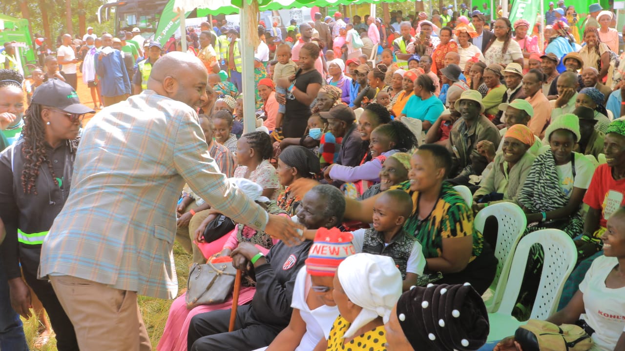 magine a politician telling other politicians to… talk less. That’s exactly what happened. Murang’a Governor, Irungu Kang’ata, made a sharp point. He said, “Politicians need to learn to speak less. Long speeches rarely inspire.” This is a powerful idea in today’s noisy political scene. It’s not just an opinion; it’s a challenge to how leaders communicate with us. Let’s unpack what he really means and why it matters for you. We’ve all been there. A speech drags on, and you tune out. Kang’ata argues this is a major flaw. Long, winding speeches often hide a lack of action. They are filled with empty promises but have little substance. For the average citizen, it becomes just noise. This political communication fails to connect or motivate people. It’s just talk and we’re tired of it. Here’s his most interesting point. Kang’ata says only two types can afford long speeches. First, opposition leaders. They often have “little else but words” because they are not in charge of delivering services. Their main tool is criticism. Second, senators. Their constitutional design “mercifully shields them from relentless development expectations.” Their role is more about oversight than directly building roads or hospitals. This is a stark look at political roles in Kenya. So, what’s the alternative? The focus must shift to visible, tangible results. For a Governor like Kang’ata, the pressure is on delivery—healthcare, roads, water. The public’s expectation is for development, not drama. This push for governance and development means leaders should be judged by their work, not their words. It’s about what they do, not just what they say they will do. This idea empowers you. It gives you a new lens to judge your leaders. Listen less to the grand speeches. Watch more to the completed projects. Demand accountability in leadership. Support leaders who report on progress, not just those who preach promises. Your power as a voter is to reward action and dismiss empty rhetoric. It makes democracy stronger. Governor Irungu Kang’ata’s sentiment is a wake-up call. It urges a move from political performance to public service. In a world full of information, clear, concise, and action-oriented communication is key. Let’s value leaders who speak through their work. After all, realpublic service delivery doesn’t need a long speech to be seen. It speaks for itself. Meanwhile if you want 200 Profitable Agribusiness Ideas in Kenya ebook you can get it via the link below  https://selar.com/16212r6l72